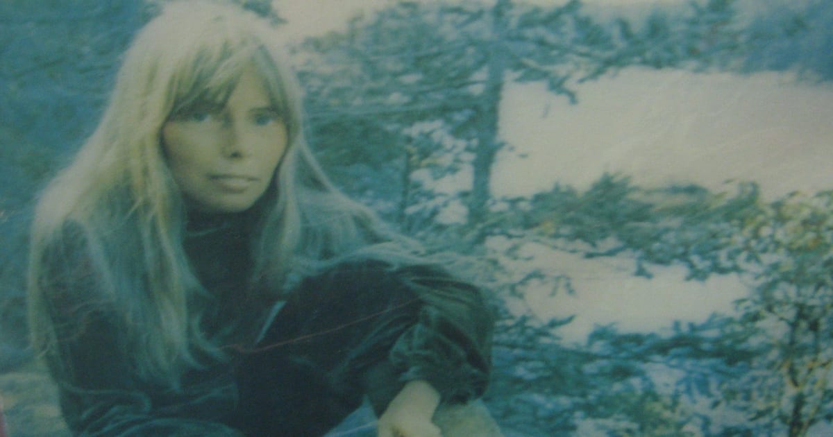 11 Female Folk Singers Who Changed the Music World Fairygodboss