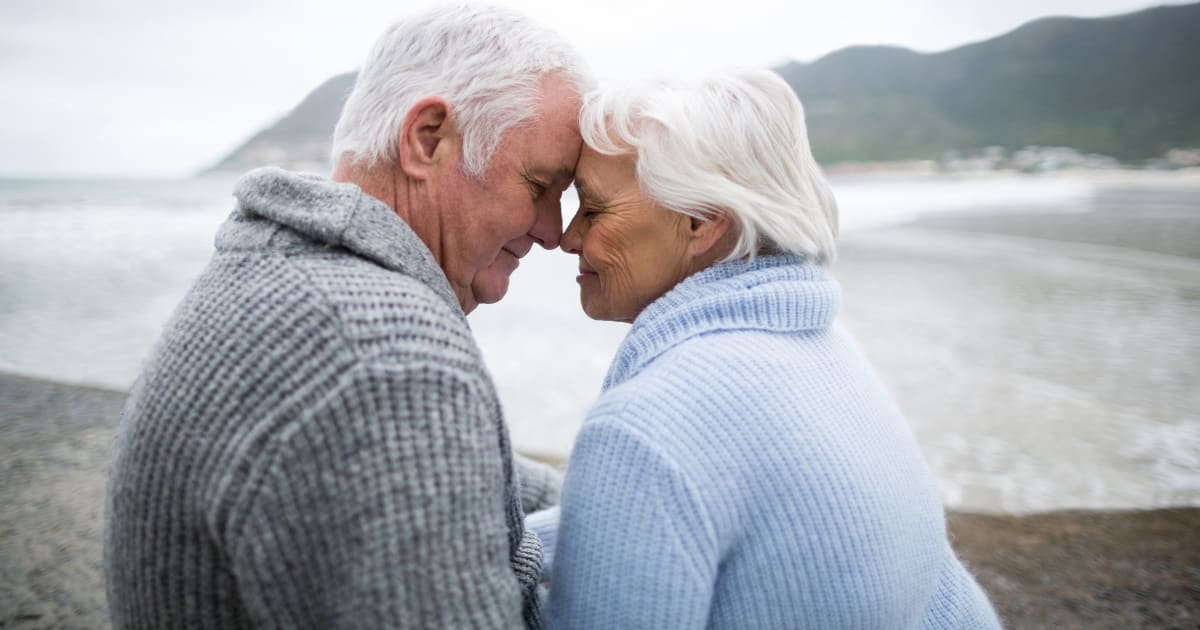 7 Photos Of Older Couples Posing As Newlyweds That Will Restore Your 