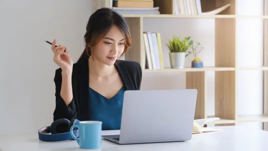 woman working on laptop