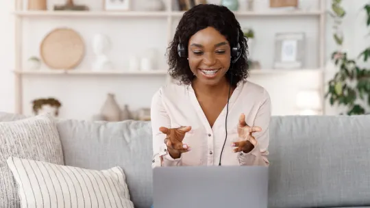 5 Better Things to Say the Next Time You Ask For a Raise, According to a Negotiation Expert