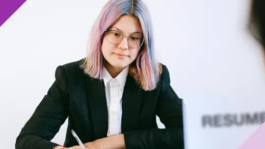 Job seeker in an interview, illustrating how to write a good resume