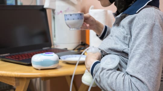 woman pumping at work