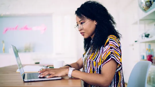 9 Job Search Habits That Will Hurt You During a Recession, According to Hiring Experts