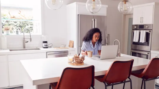 How Your Boss REALLY Feels About What Time You Start Work, According to Managers