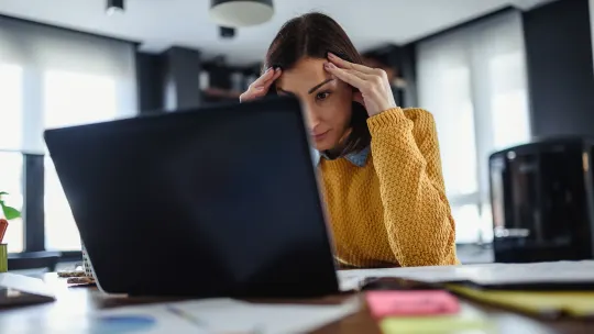 9 Signs You Aren't the Right Fit For Your Role (And the People You Work With Know It)