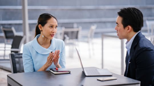 woman in performance review
