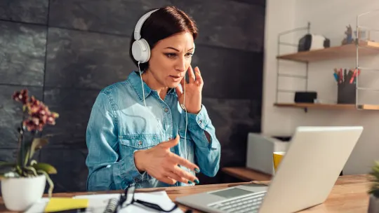 Woman frustrated by narcissistic boss