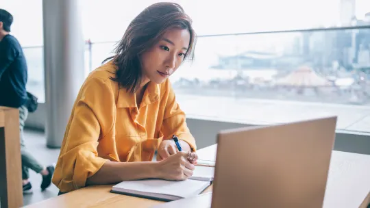 I’m a Career Coach — This is the First Step I Tell My Clients to Take When They Look for a New Job