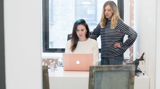 woman with direct report