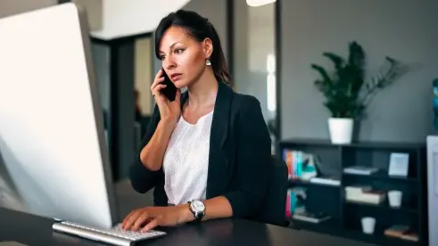 woman on laptop