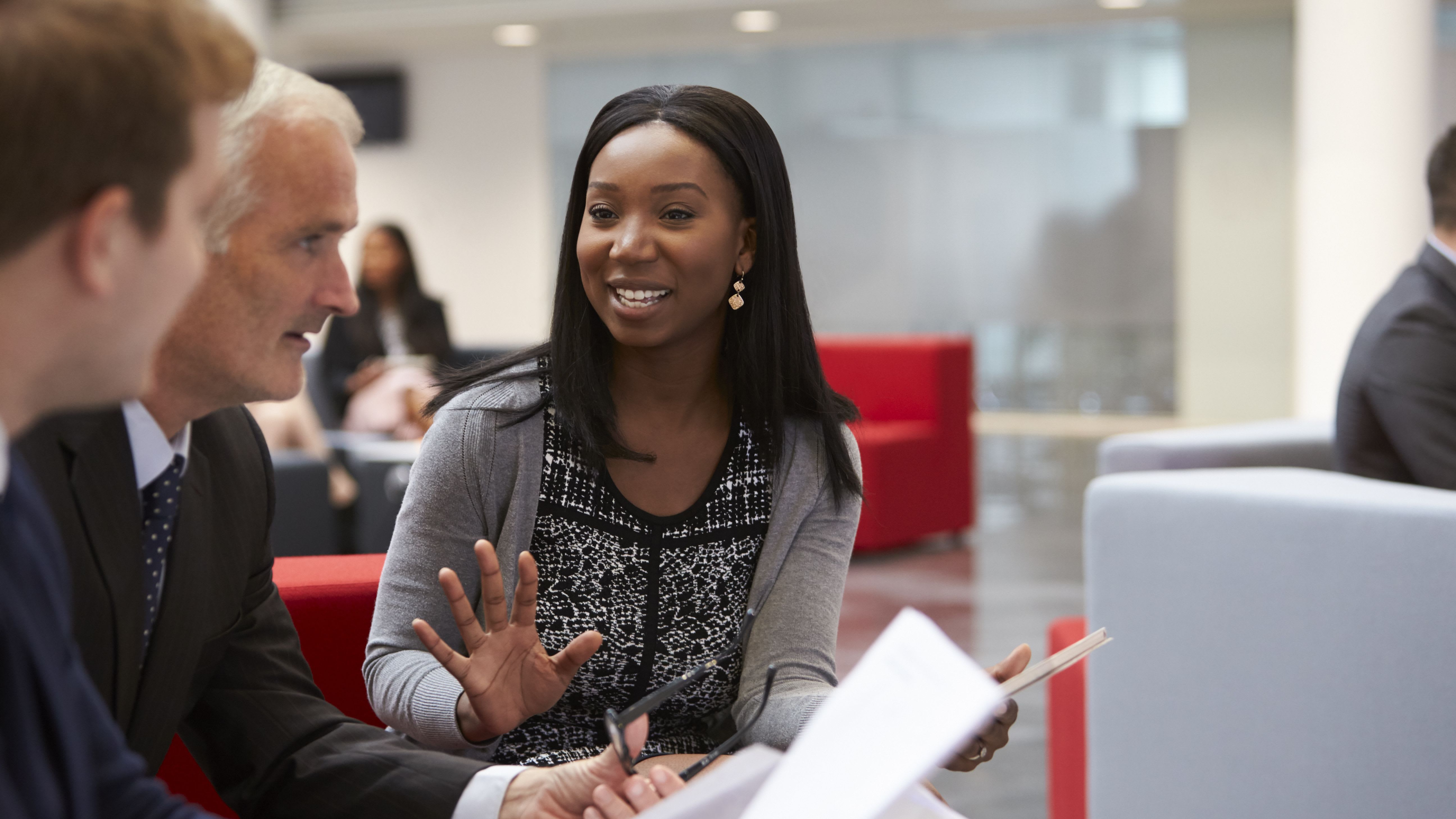 woman pitching herself at a networking event