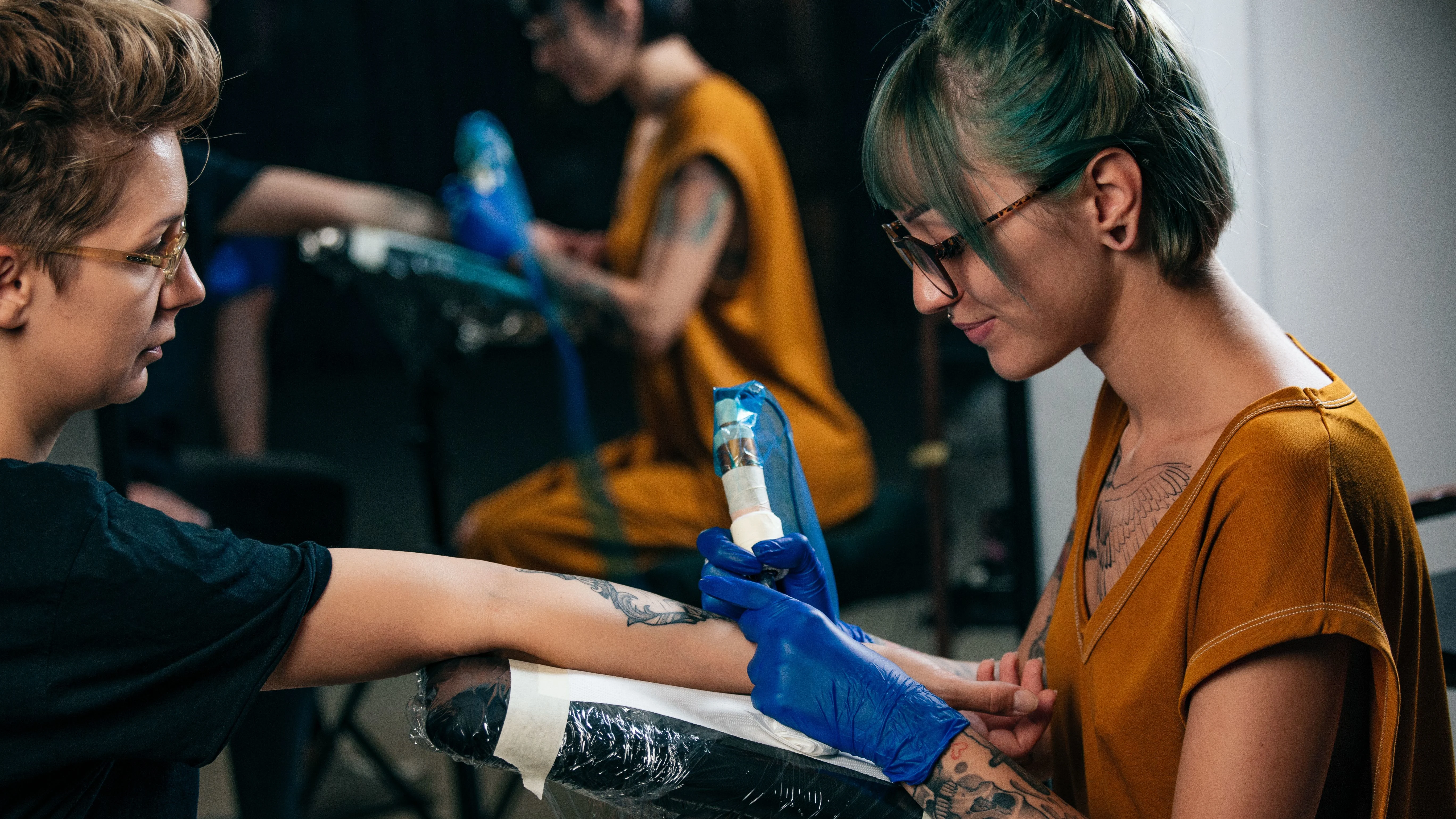 Tattoo Artists Face a Grayer Palette in Europe  The New York Times