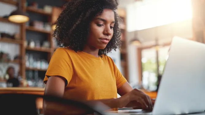 I'm a Career Coach — Here are 3 Pieces of Career Change Advice I'm Giving My Clients in 2021