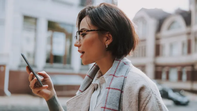 8 Phrases You’re Using That Accidentally Minimize Your Coworkers