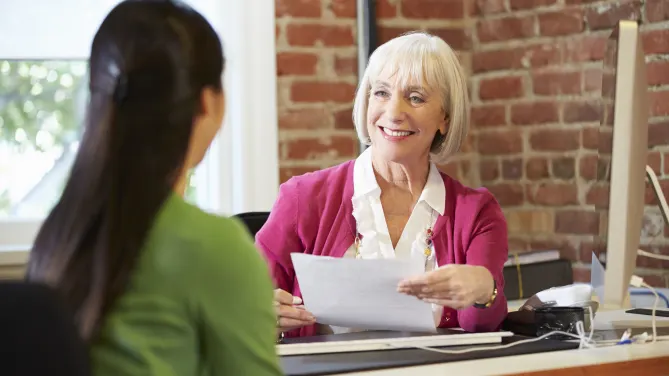 woman on interview with an older woman