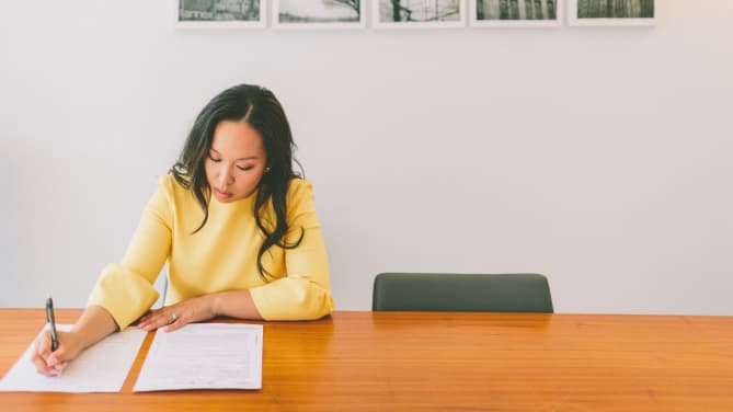 professional signing a non-compete clause