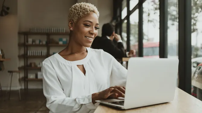 10 Things Deeply Respected Women Do In the Workplace That Other People Don't