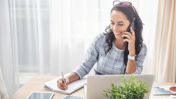 woman on laptop