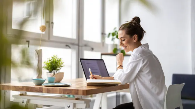 6 Things Women Who Project Confidence Do That Other People Don’t