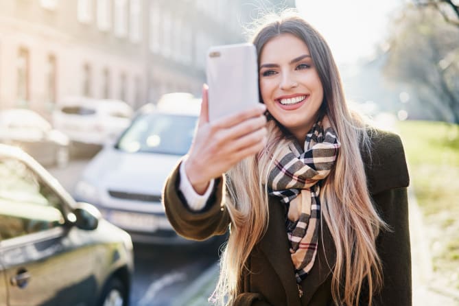 woman instagramming