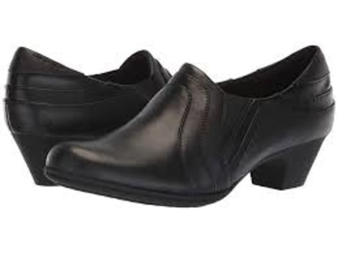 Is this shoe interview appropriate with a pantsuit?