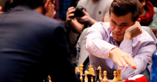 Magnus Carlsen wins world championship AGAIN