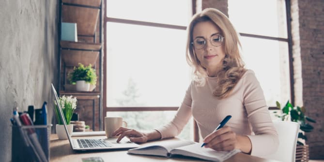 hiring manager write a rejection email