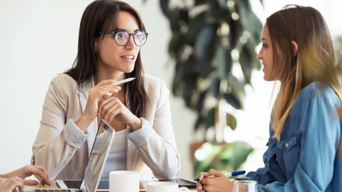 30 best interview questions to ask an intern