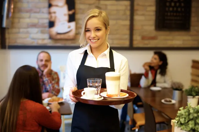 4 Ways to Recognize National Waitstaff Day