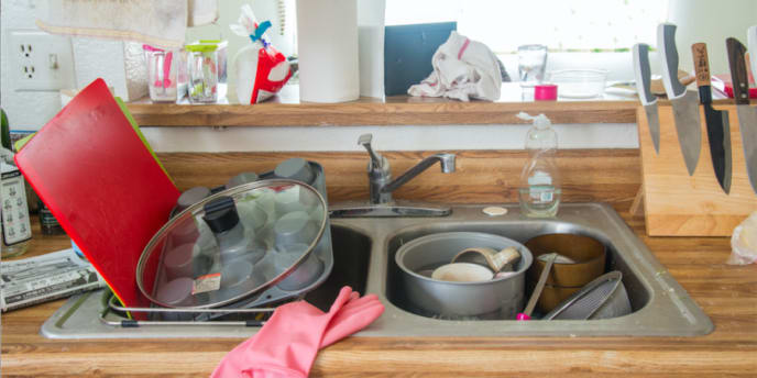 sink full of dishes