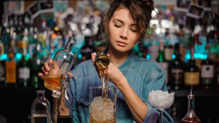 How To Become A Bartender In 12 Simple Steps — No Experience Necessary |  Fairygodboss