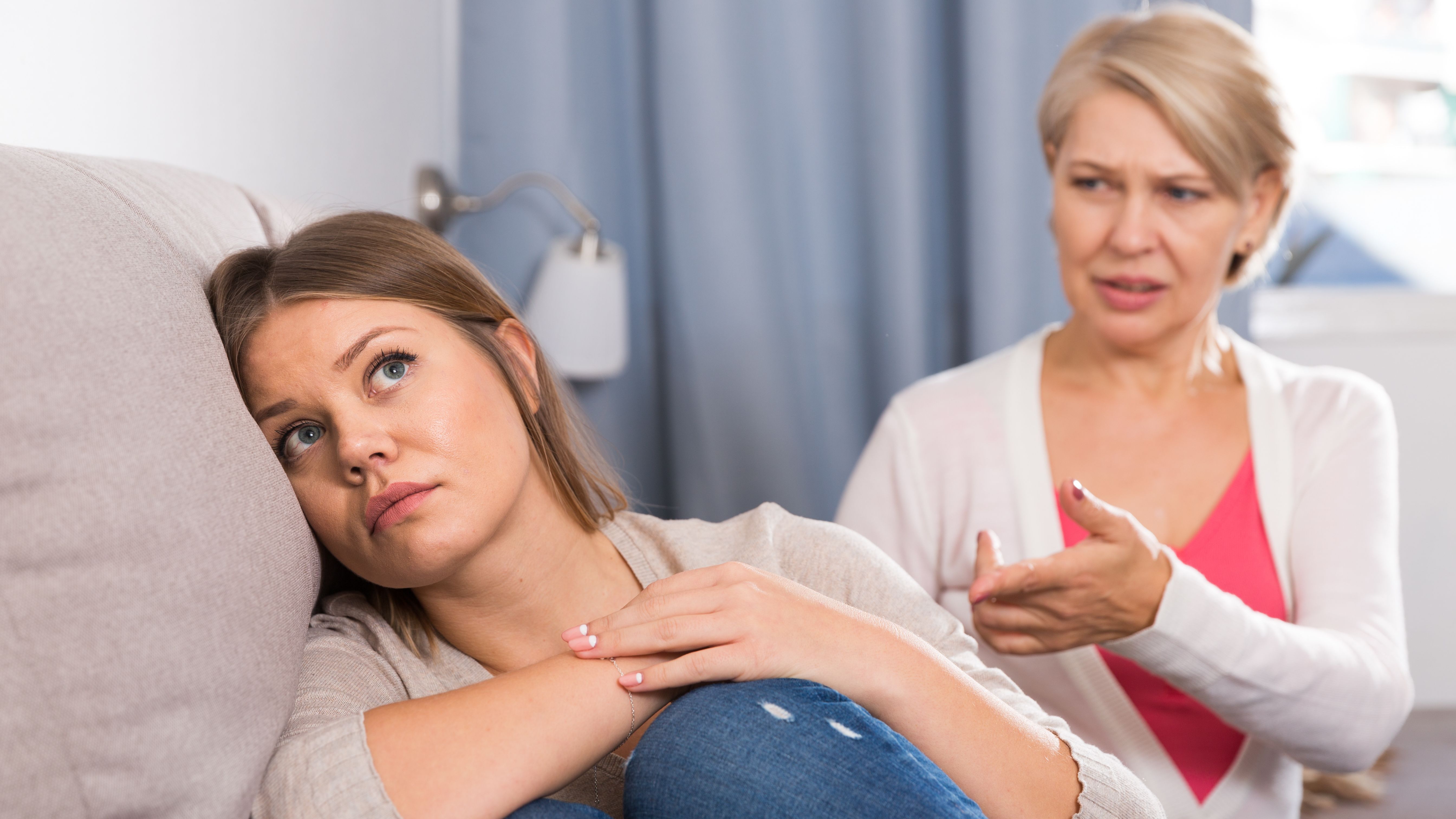Signs toxic family 7 Signs